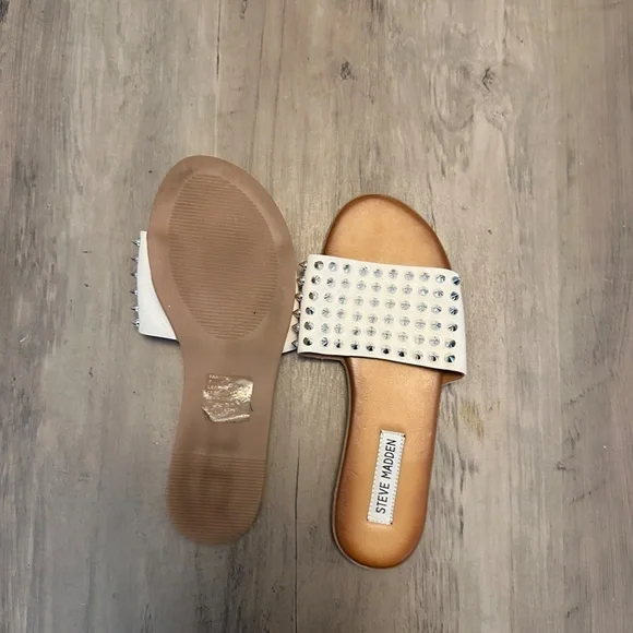Steve Madden Farryn White Leather Studded Slide Sandals Size 7.5 - Picture 3 of 4